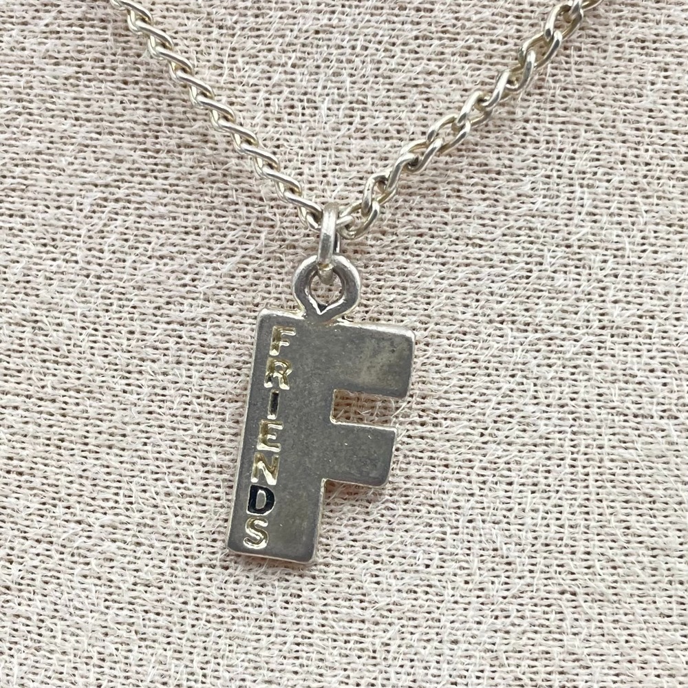 Vtg Friends TV Show Official Merchandise Initial F Pendant Necklace Silver Tone